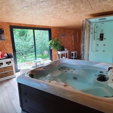 La Fresnaie : Chambres ,Table D'Hotes & Spa Tillé Екстериор снимка